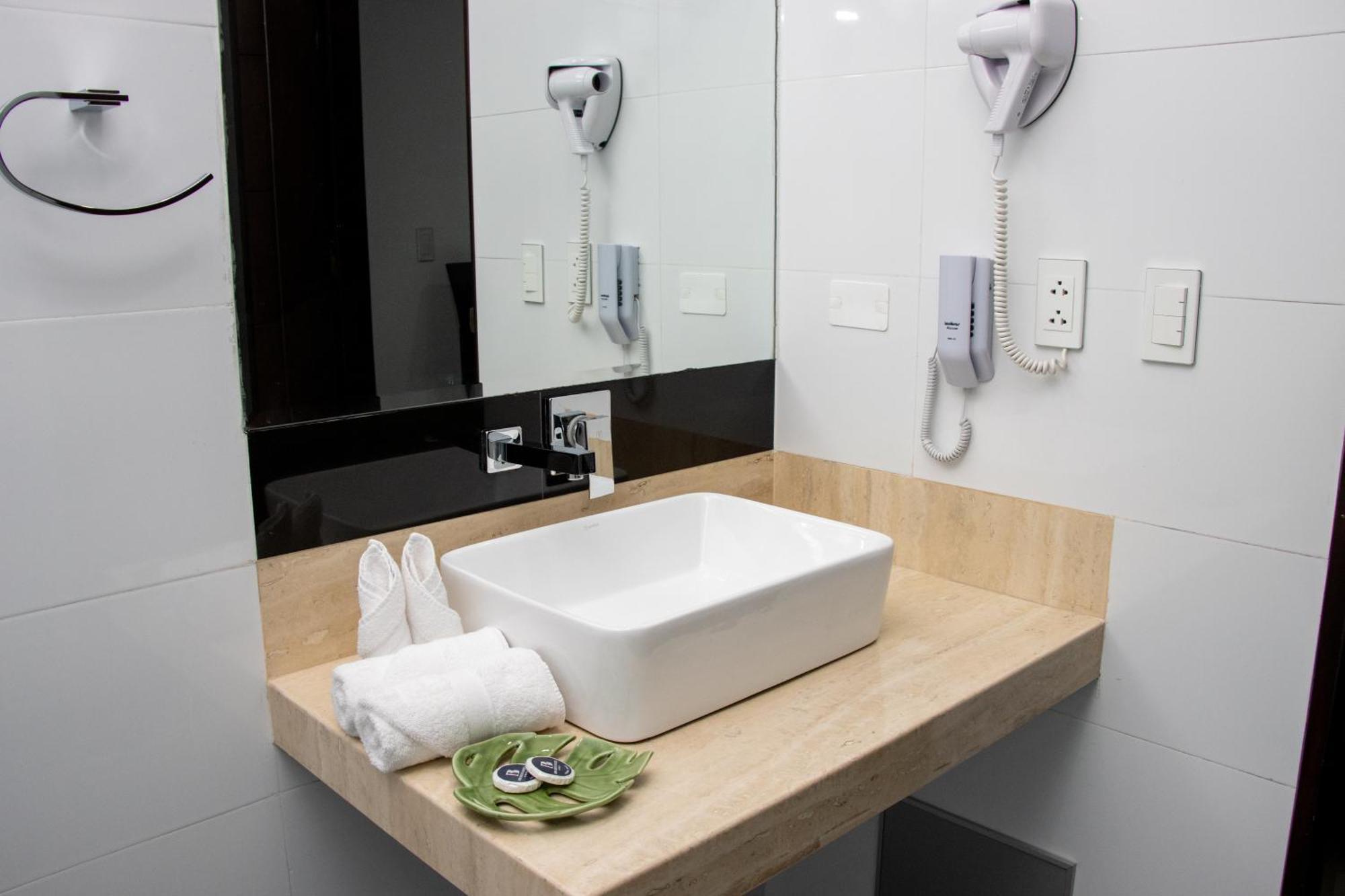 Rbb Brito Hotel Tarapoto Eksteriør bilde