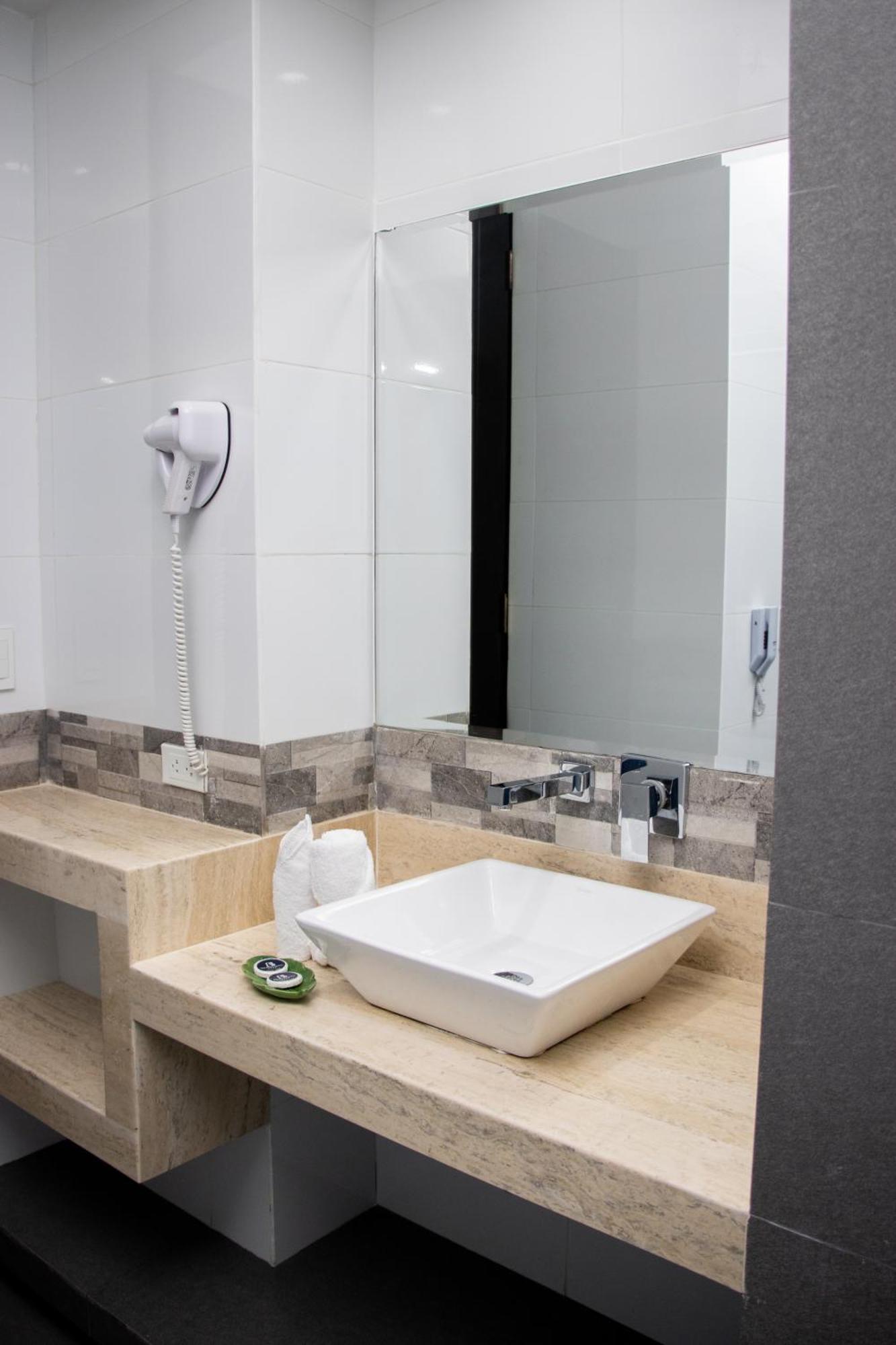 Rbb Brito Hotel Tarapoto Eksteriør bilde