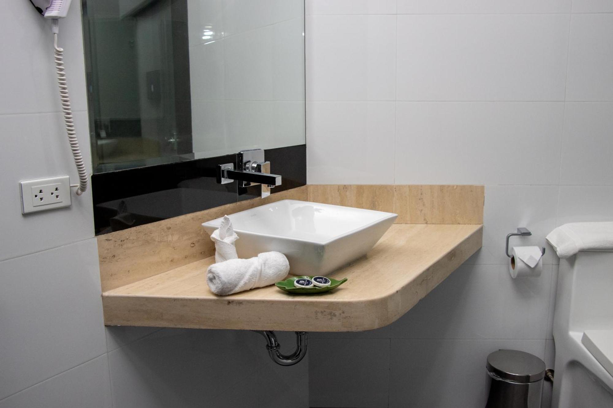 Rbb Brito Hotel Tarapoto Eksteriør bilde